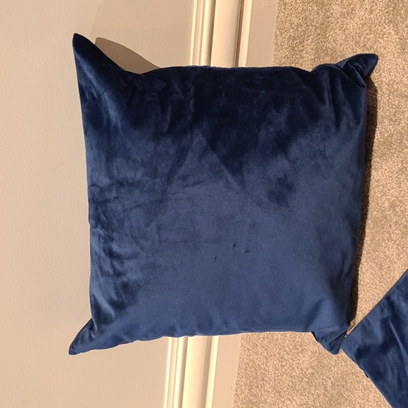 NWOT Set of Two Royal Navy Velvet Small Cushions - Picture 3 of 3